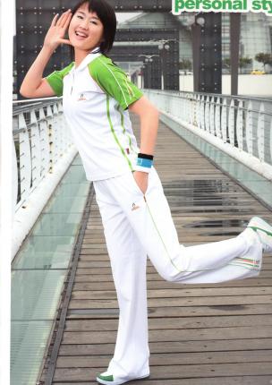 32款運動T恤衫女裝款式，免費設計寄樣，工廠定制